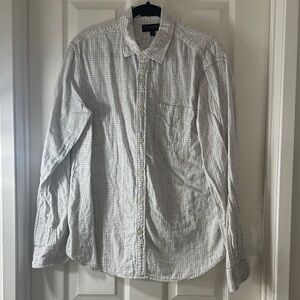 Banana Republic White and Gray Checked Button-Down Shirt